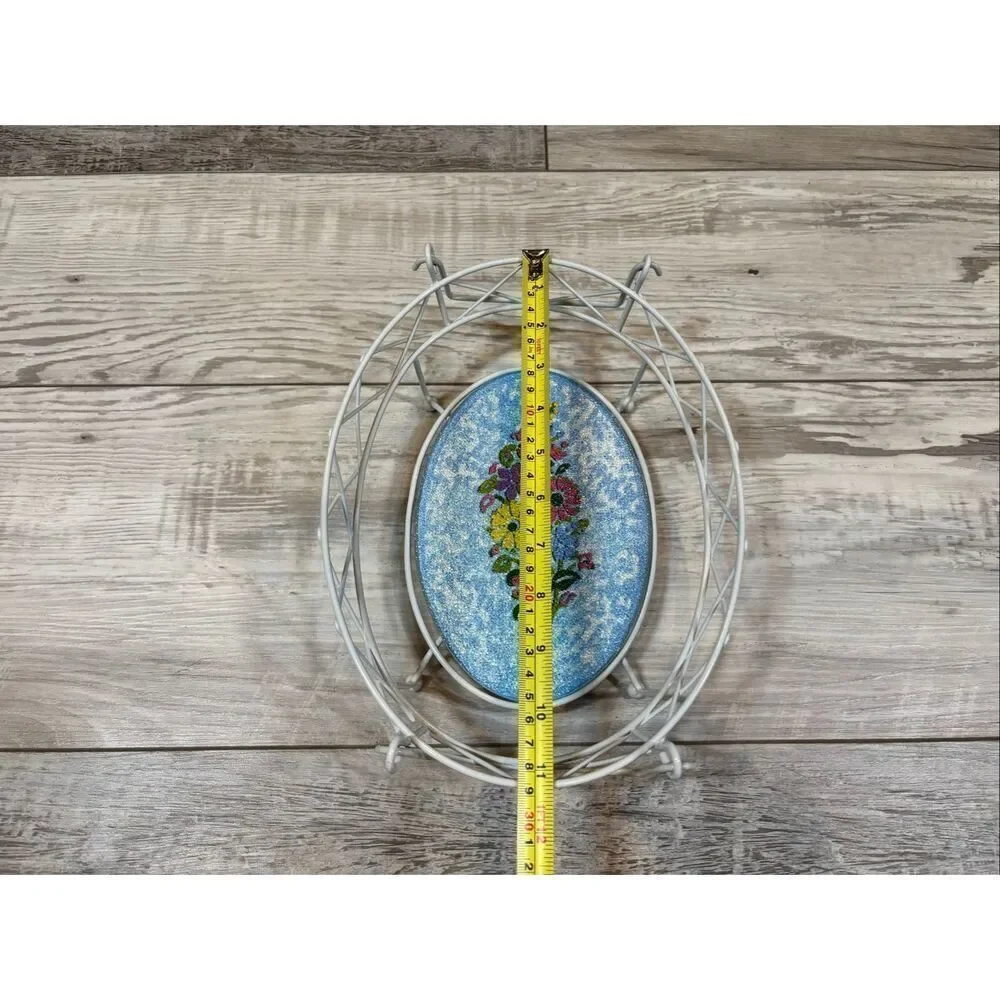 Temp-tations white wire basket trivet with ceramic floral insert